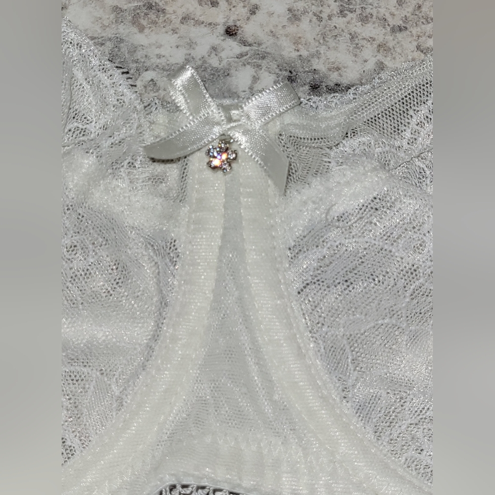 Wacoal Retro Chic Underwire White Lace Bra 34D, Semi Sheer, Lacey - Picture 4 of 8